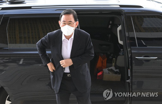 주호영 국민의힘 비상대책위원장이 10일 오전 국회로 출근하고 있다. <연합뉴스>